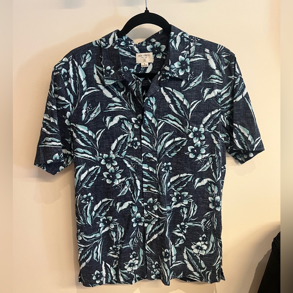 Men’s size small Jack O’Neill hawaiian shirt